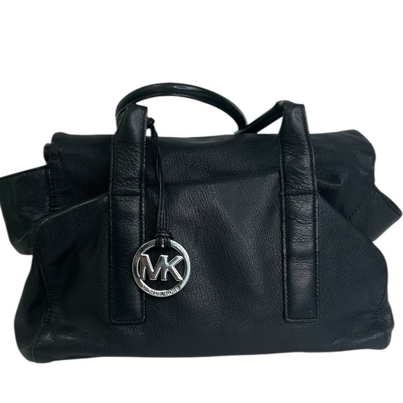 Michael Kors TIPPI Black Pebble Leather Shoulder Bag Dual Folding Zip Pockets - Picture 3 of 14